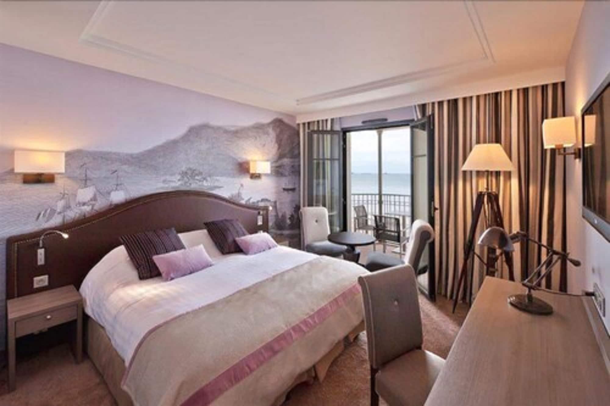 Hotel Le Nouveau Monde Сен-Мало Екстер'єр фото